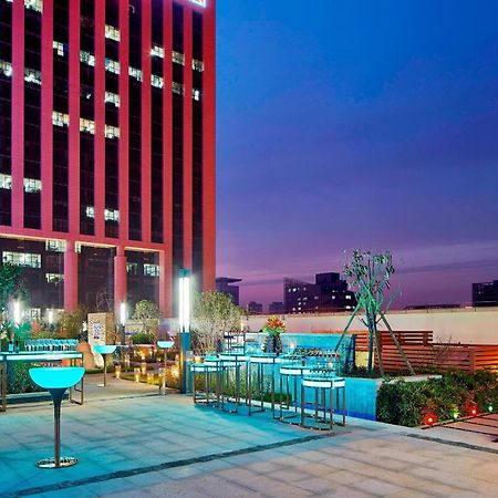 Sheraton Grand Zhengzhou Hotel Экстерьер фото