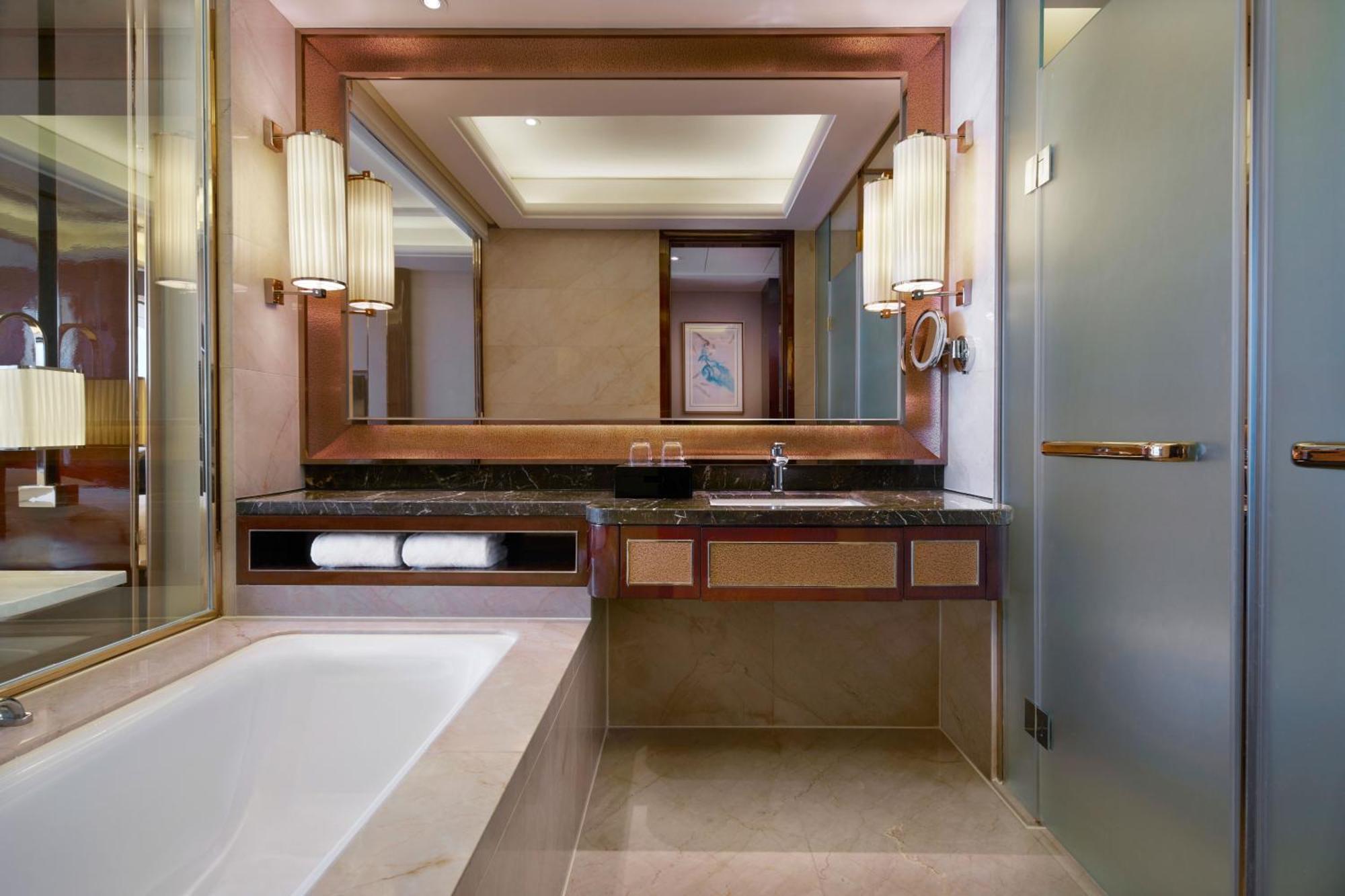 Sheraton Grand Zhengzhou Hotel Экстерьер фото