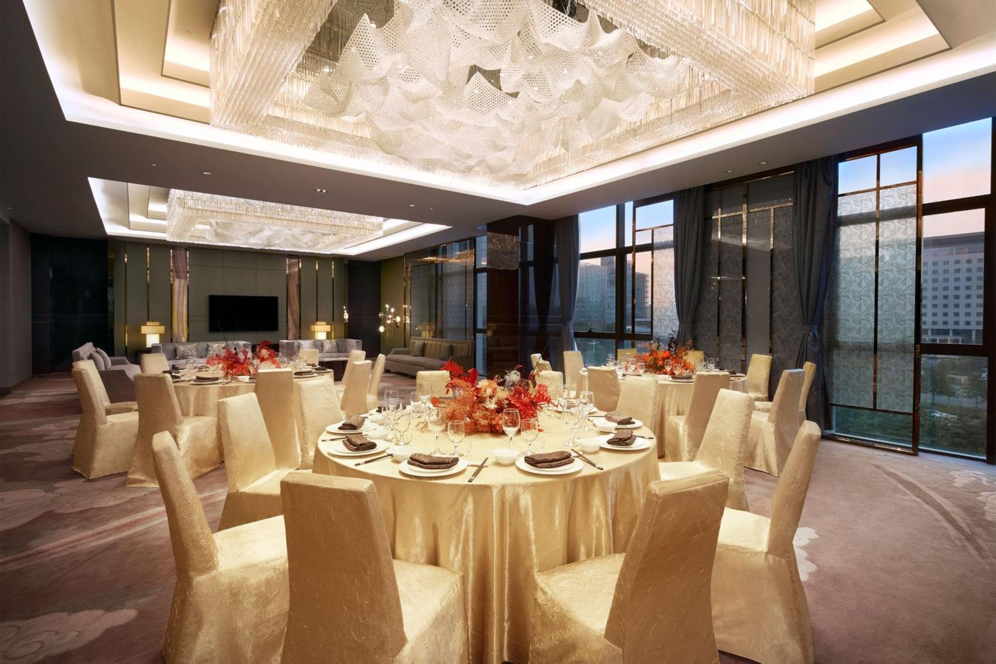Sheraton Grand Zhengzhou Hotel Экстерьер фото