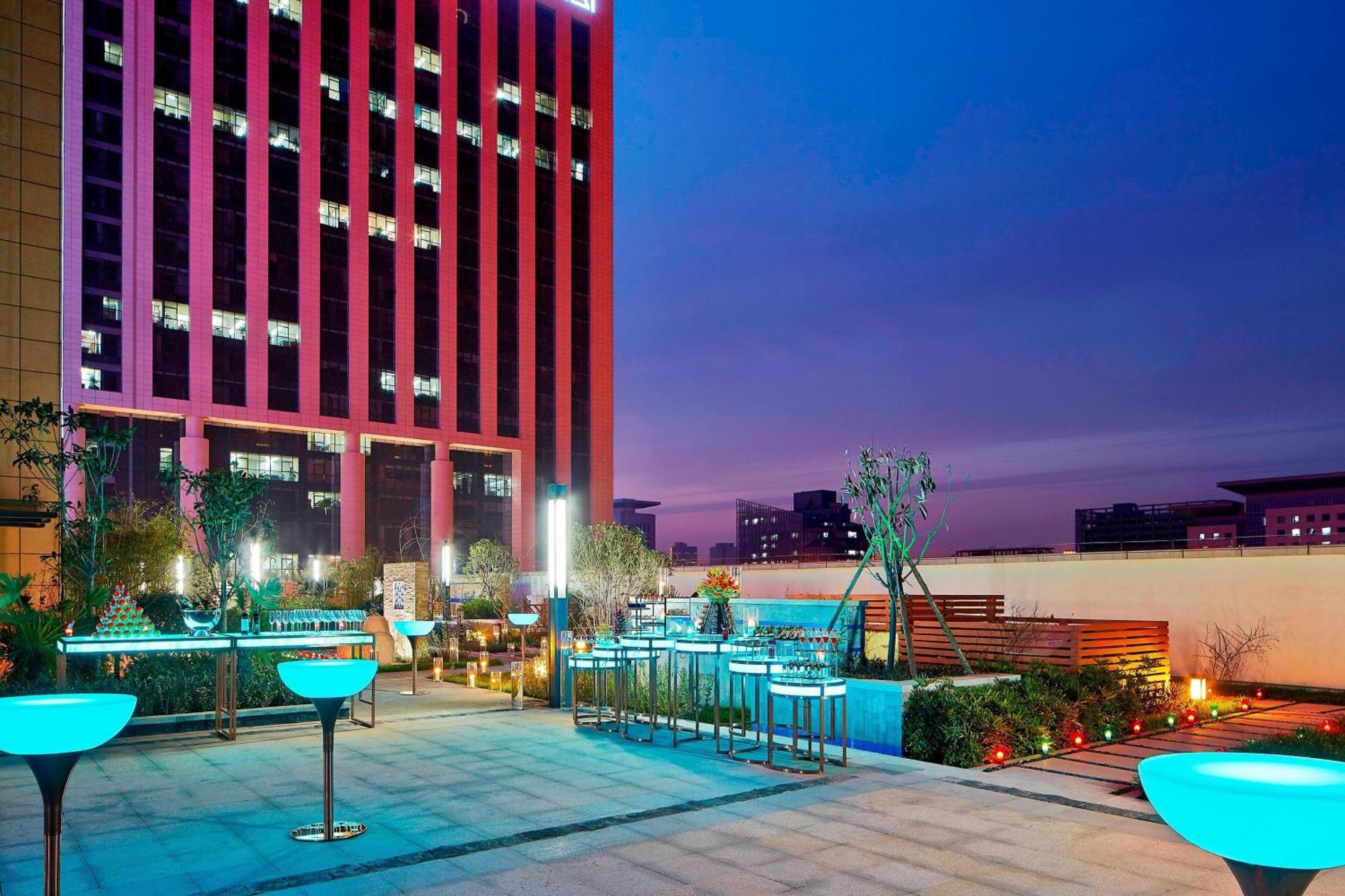 Sheraton Grand Zhengzhou Hotel Экстерьер фото