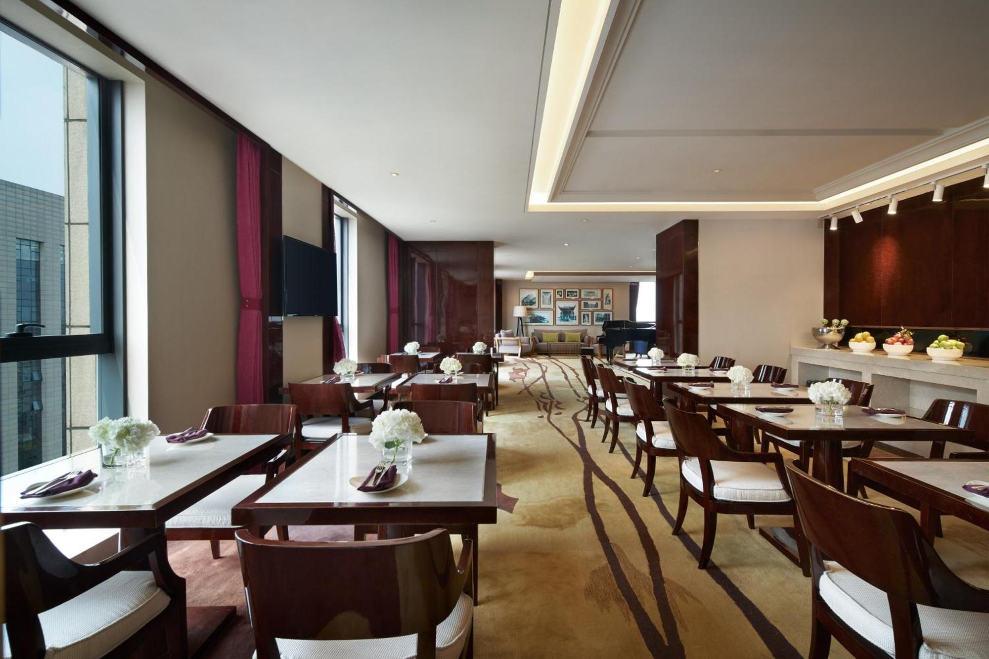 Sheraton Grand Zhengzhou Hotel Экстерьер фото