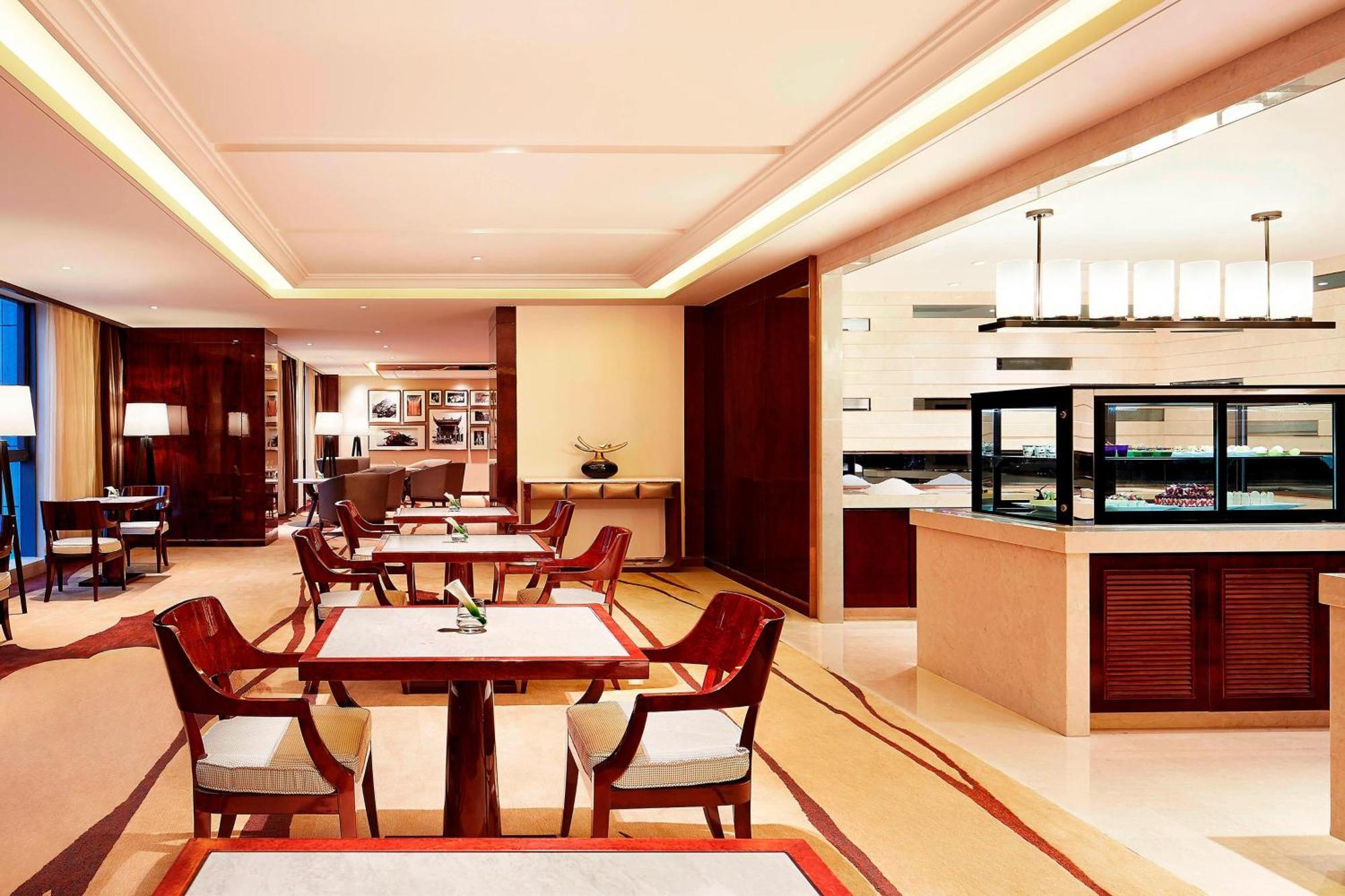 Sheraton Grand Zhengzhou Hotel Экстерьер фото