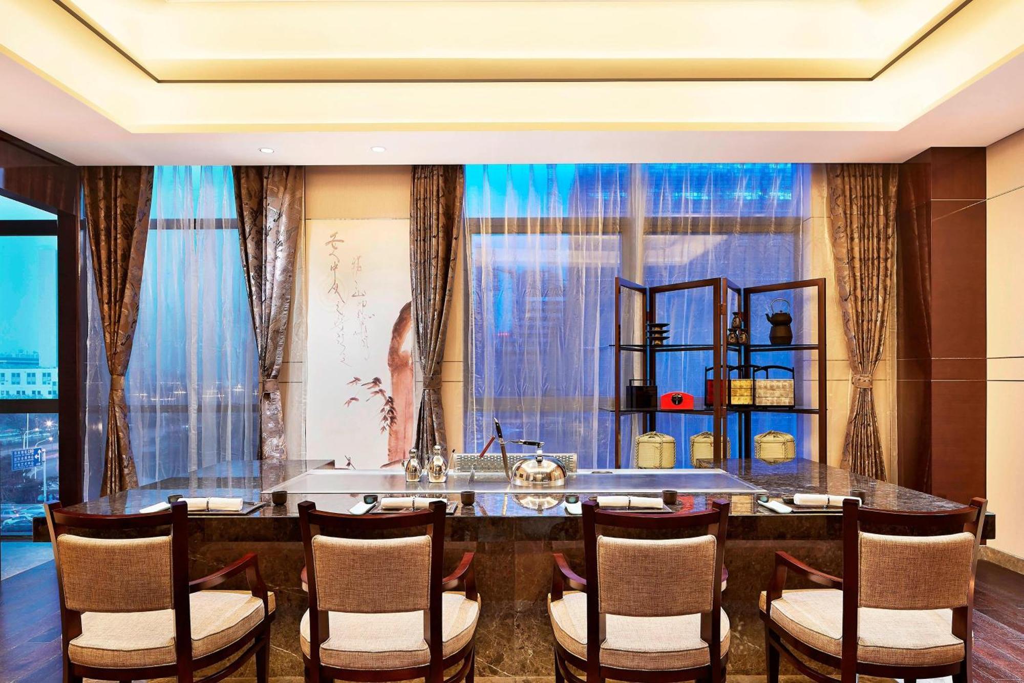 Sheraton Grand Zhengzhou Hotel Экстерьер фото