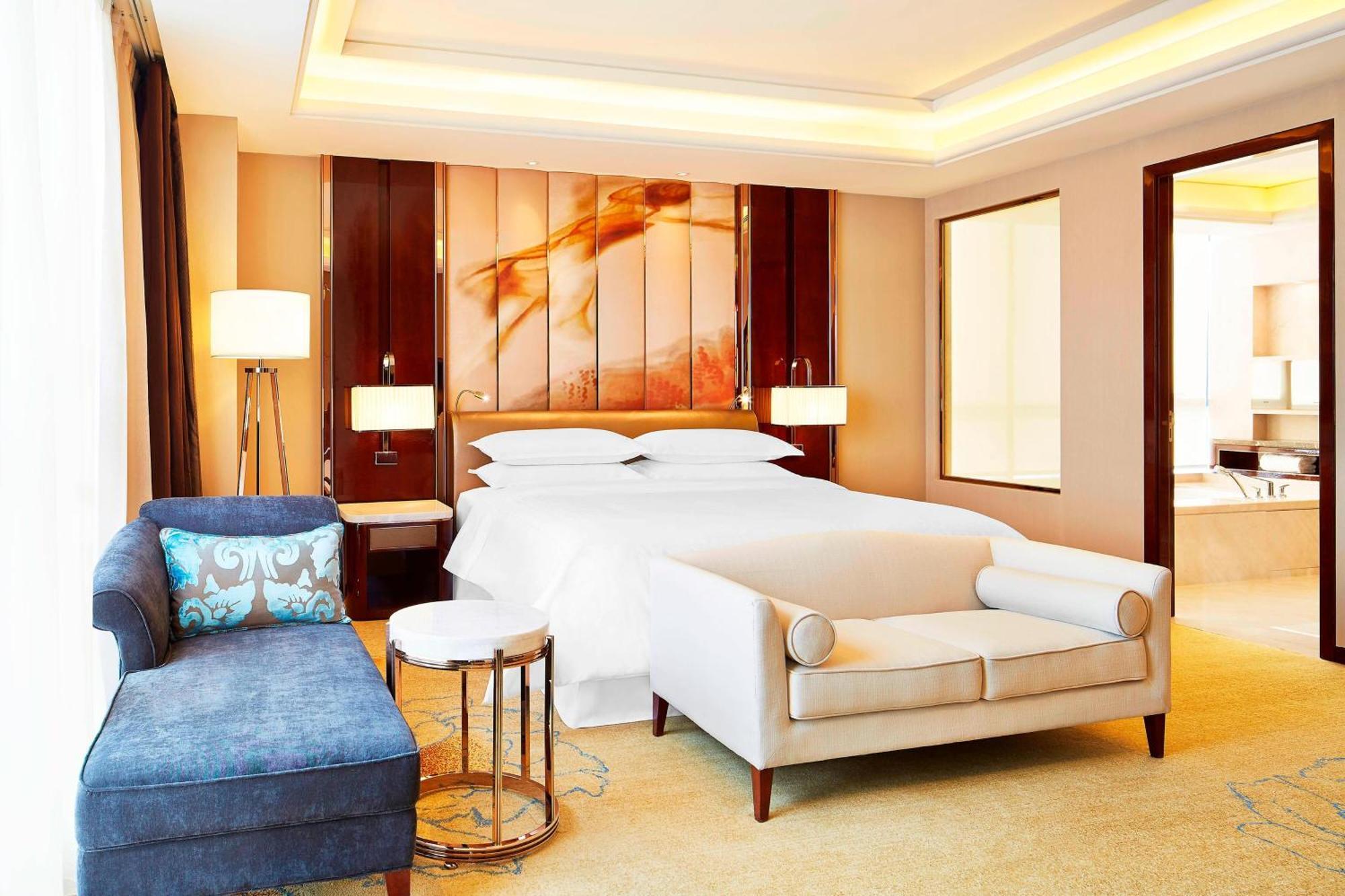 Sheraton Grand Zhengzhou Hotel Экстерьер фото