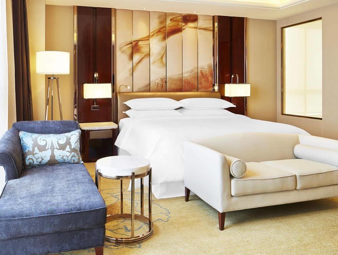 Sheraton Grand Zhengzhou Hotel Экстерьер фото