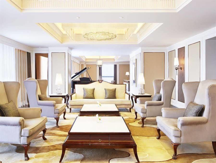 Sheraton Grand Zhengzhou Hotel Экстерьер фото